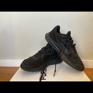 Black Nike Running Sneakers - Size 6.5